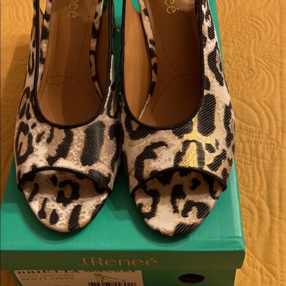 J Renee shoes - Picture 1 of 4